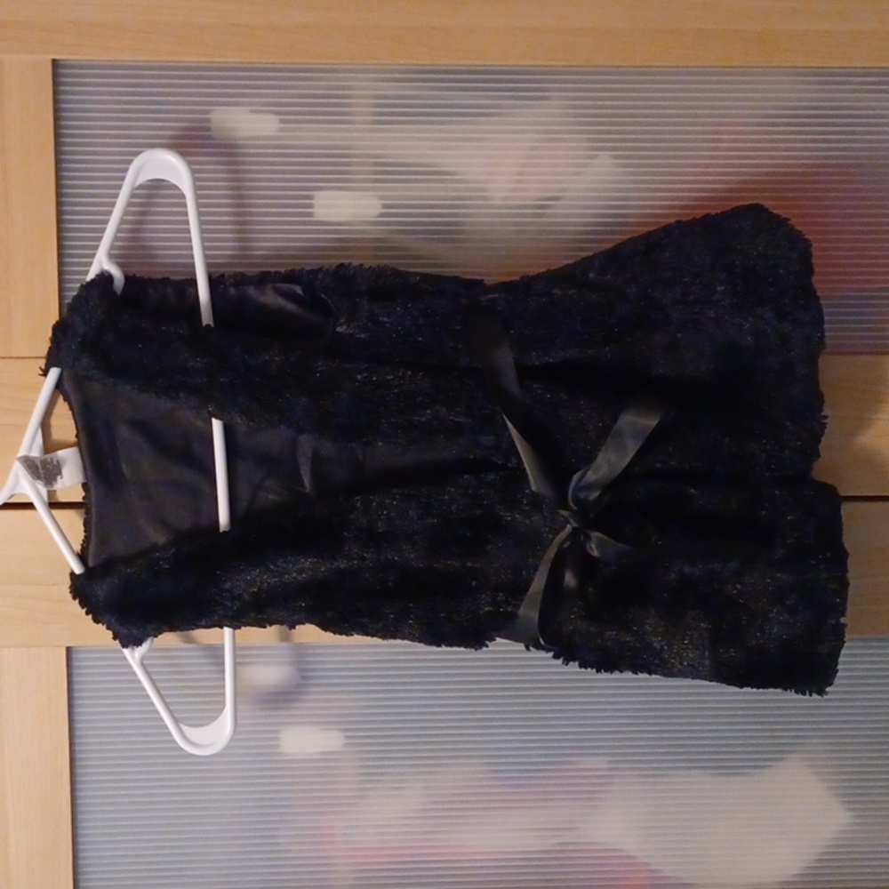 Girls size 7/8 Arizona Black Furry Vest w Silk Ribbons to tie in front